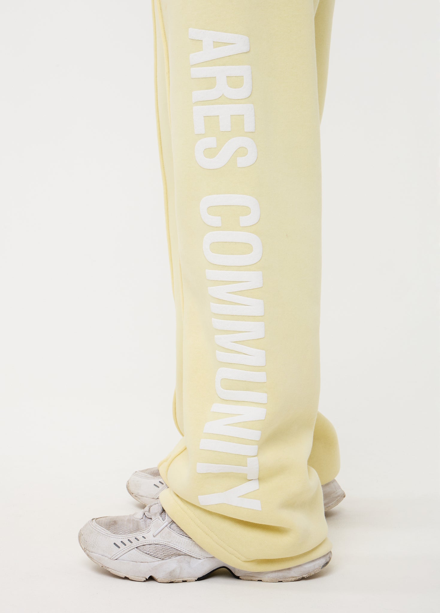 Ares Community Jogger Butter Yellow (DROPS 24 AUG 20:00)
