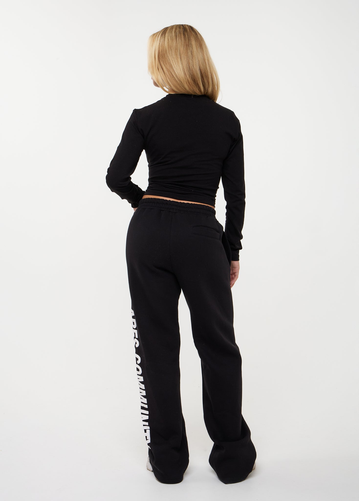Ares Community Long Sleeve Black (DROPS 24 AUG 20:00)
