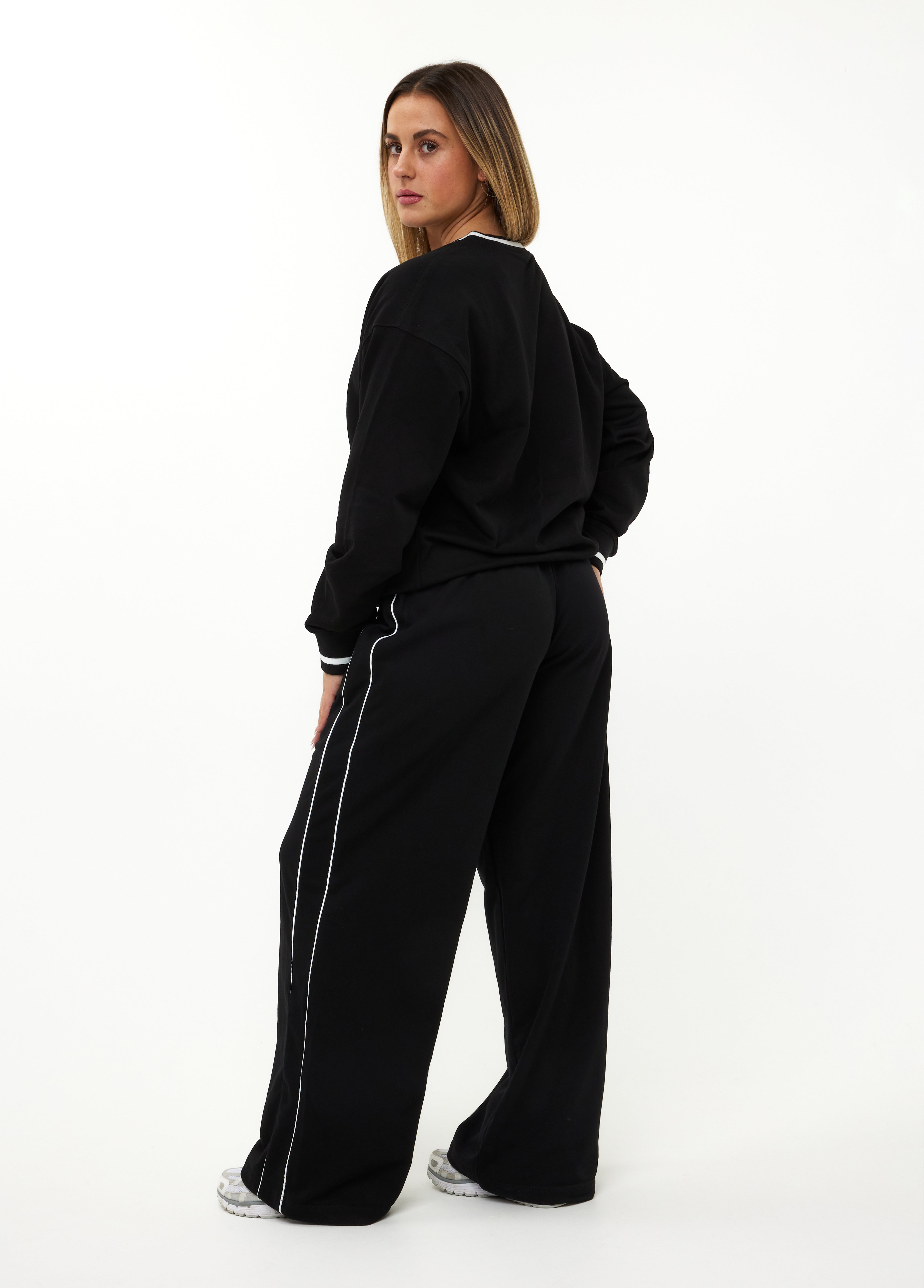 Ares Straight Leg Joggers Black